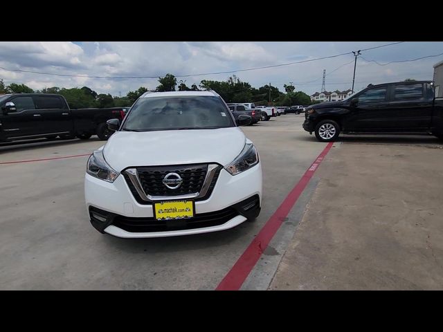 2020 Nissan Kicks SR