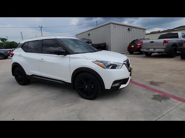 2020 Nissan Kicks SR