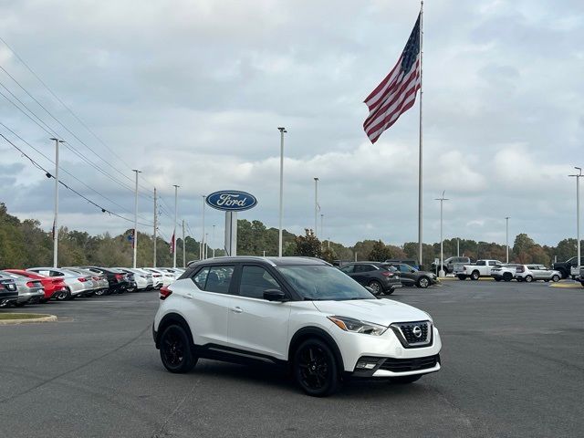 2020 Nissan Kicks SR