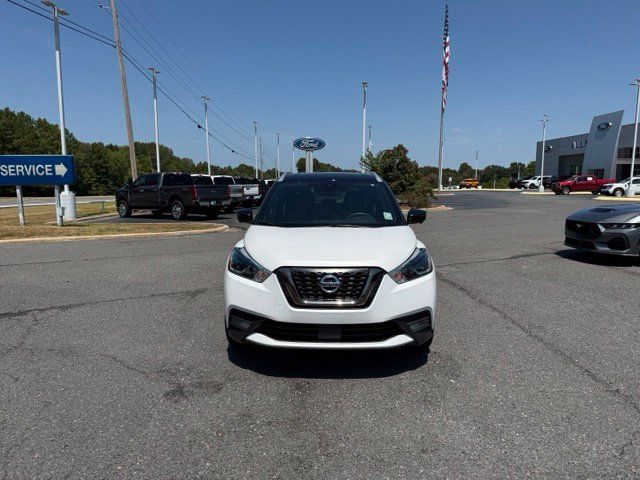 2020 Nissan Kicks SR