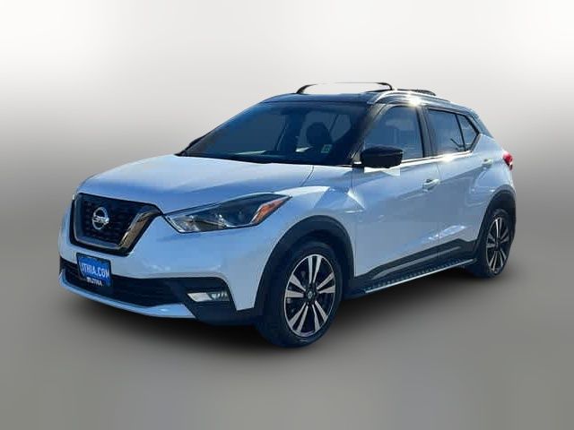 2020 Nissan Kicks SR