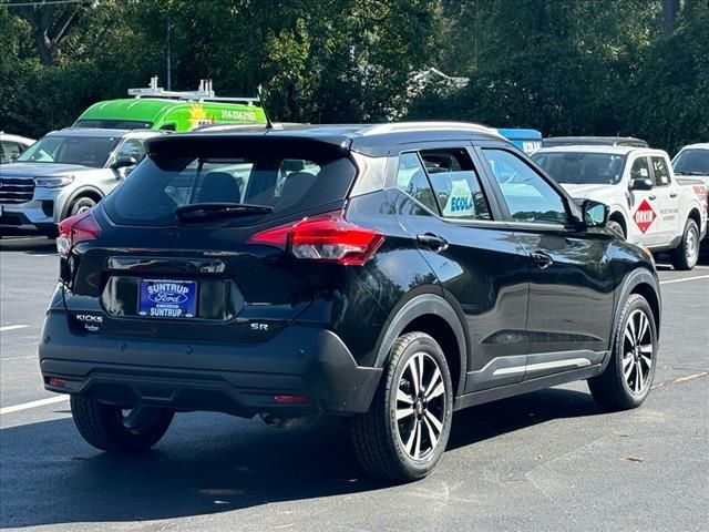 2020 Nissan Kicks SR