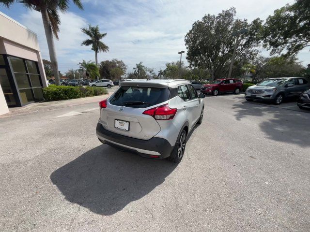 2020 Nissan Kicks SR