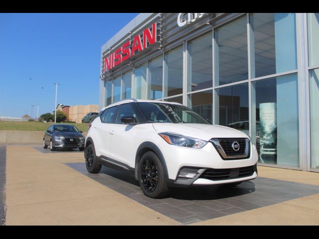 2020 Nissan Kicks SR