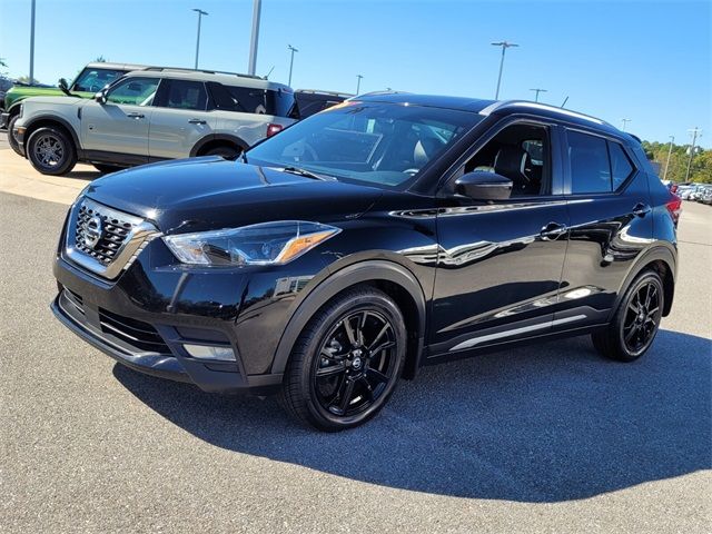 2020 Nissan Kicks SR