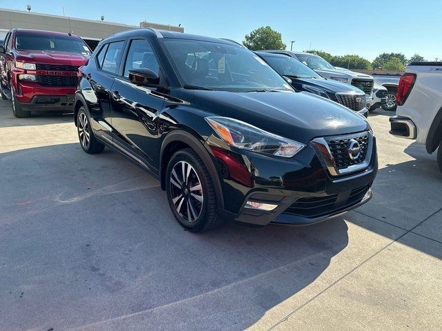 2020 Nissan Kicks SR