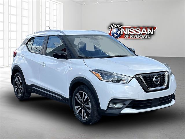 2020 Nissan Kicks SR