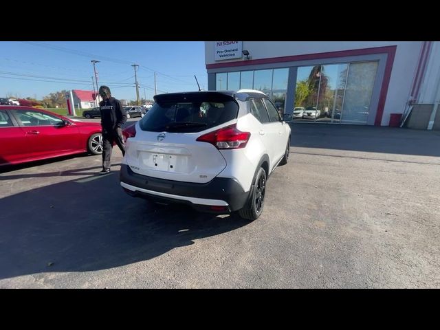 2020 Nissan Kicks SR