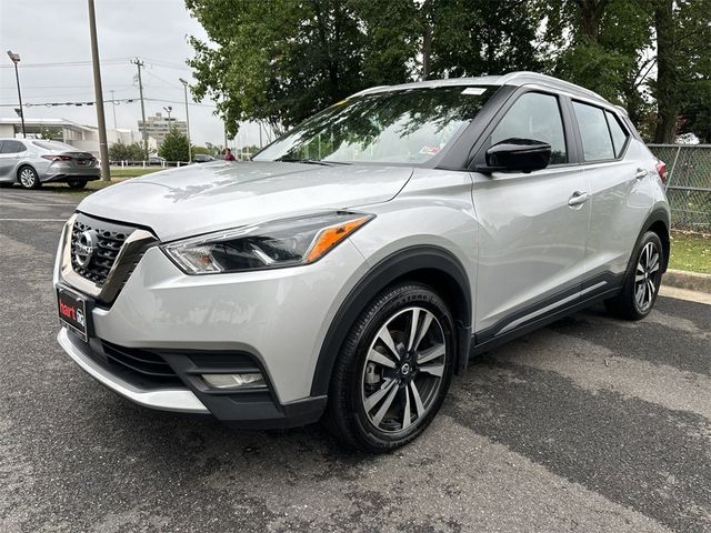 2020 Nissan Kicks SR