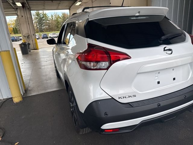 2020 Nissan Kicks SR