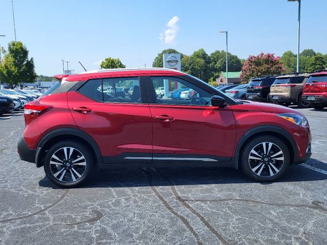 2020 Nissan Kicks SR