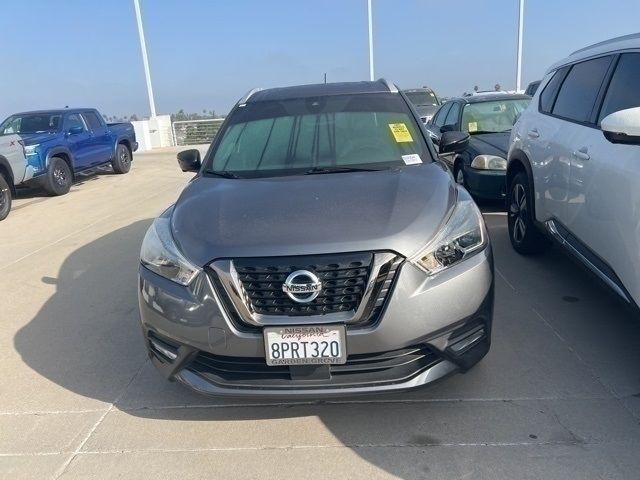 2020 Nissan Kicks SR