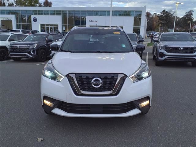 2020 Nissan Kicks SR