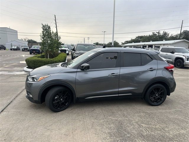 2020 Nissan Kicks SR