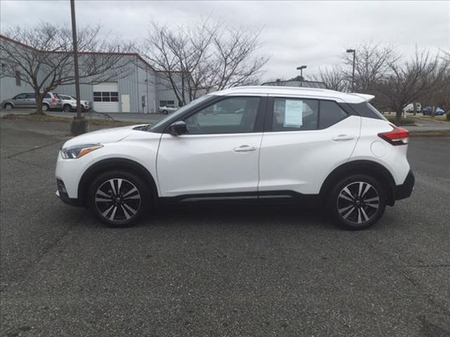 2020 Nissan Kicks SR