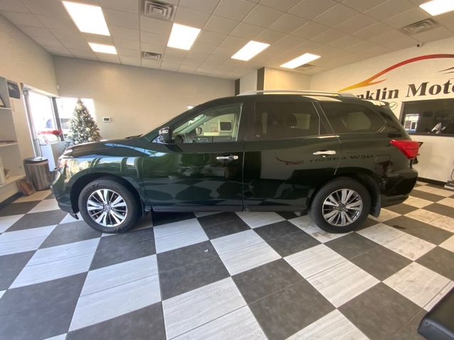 2020 Nissan Pathfinder SV