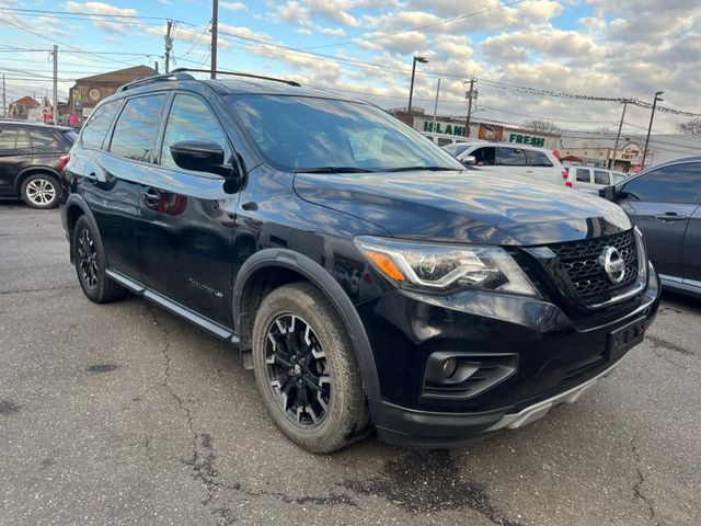 2020 Nissan Pathfinder SV