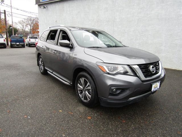 2020 Nissan Pathfinder SV