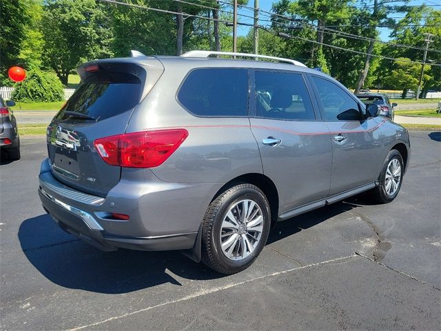 2020 Nissan Pathfinder S