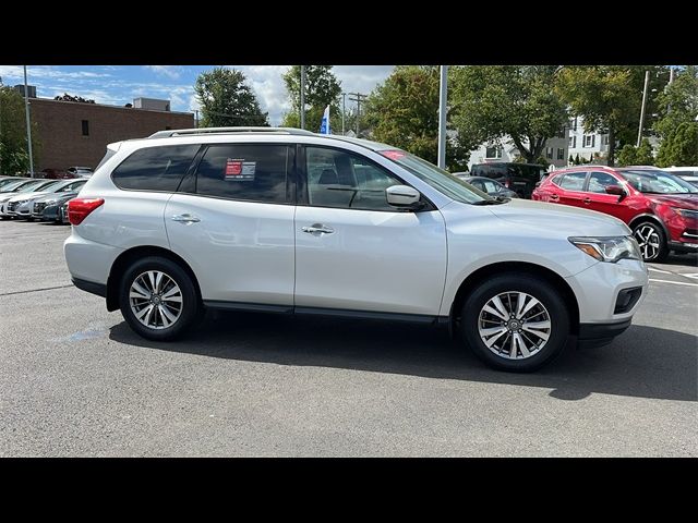 2020 Nissan Pathfinder S