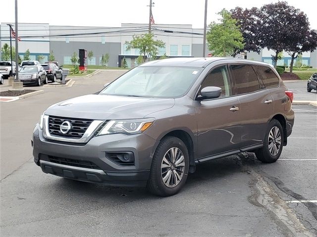 2020 Nissan Pathfinder S