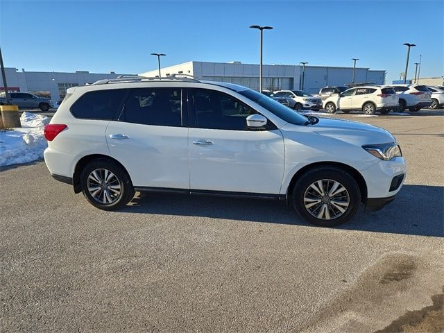 2020 Nissan Pathfinder S