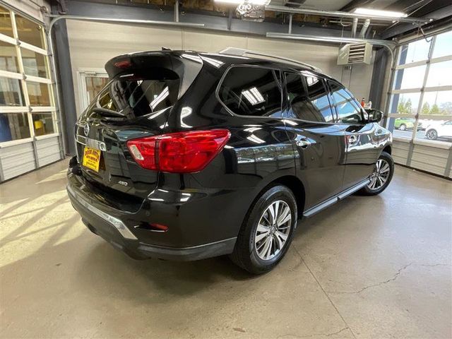 2020 Nissan Pathfinder S