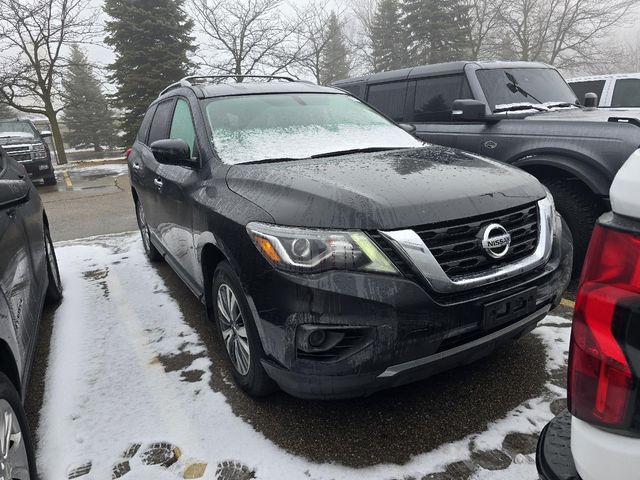 2020 Nissan Pathfinder S