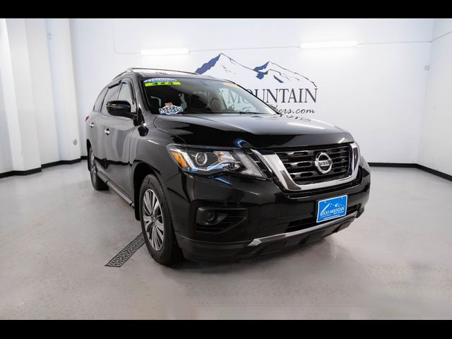 2020 Nissan Pathfinder S