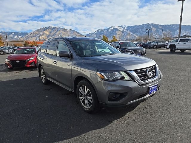 2020 Nissan Pathfinder S