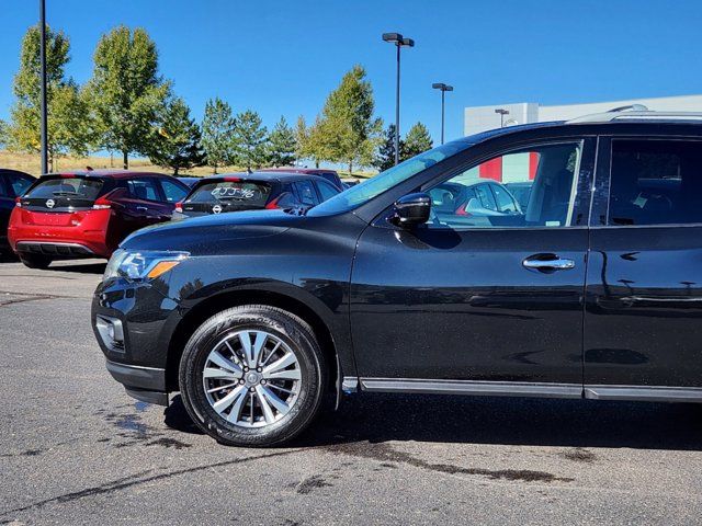 2020 Nissan Pathfinder S