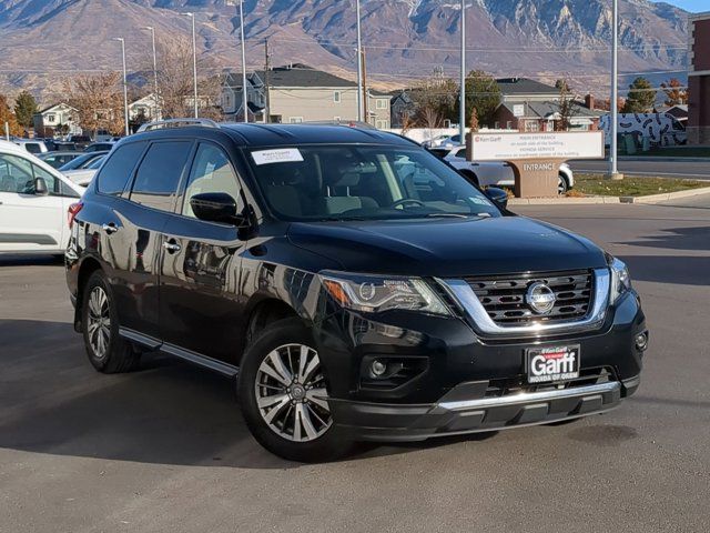 2020 Nissan Pathfinder S