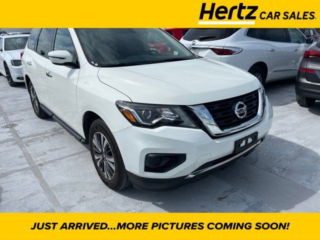 2020 Nissan Pathfinder S