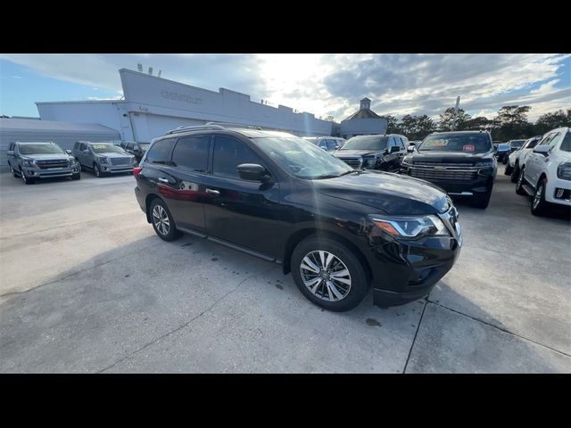 2020 Nissan Pathfinder S