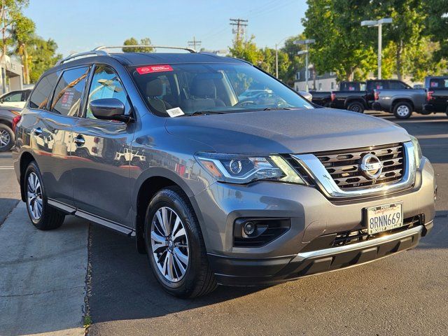 2020 Nissan Pathfinder S