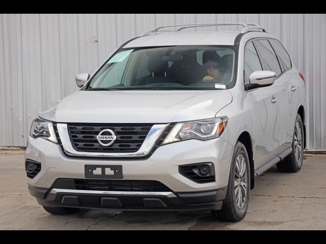 2020 Nissan Pathfinder S