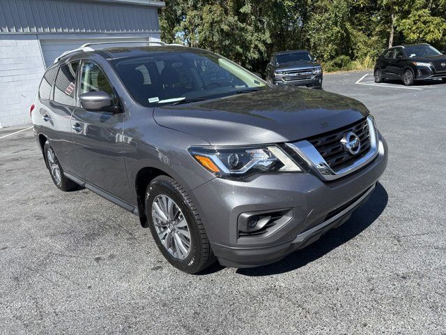 2020 Nissan Pathfinder S