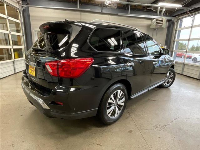 2020 Nissan Pathfinder S