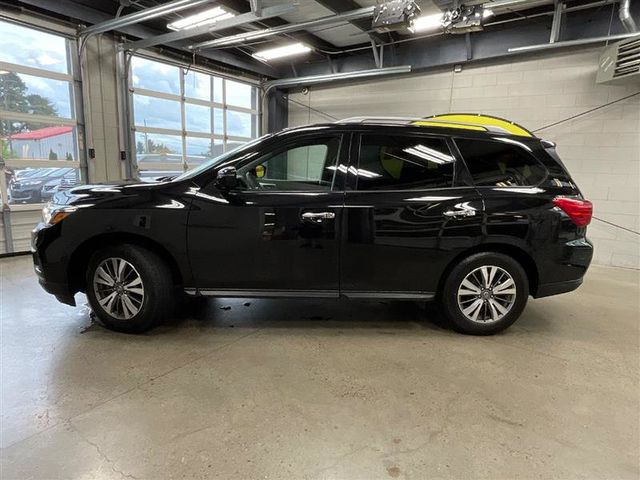 2020 Nissan Pathfinder S