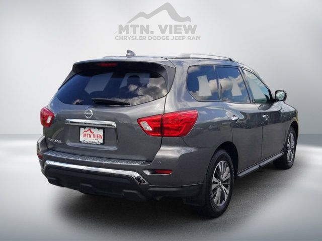 2020 Nissan Pathfinder S