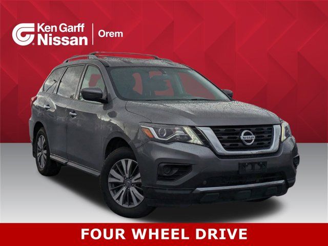 2020 Nissan Pathfinder S