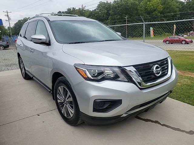 2020 Nissan Pathfinder S