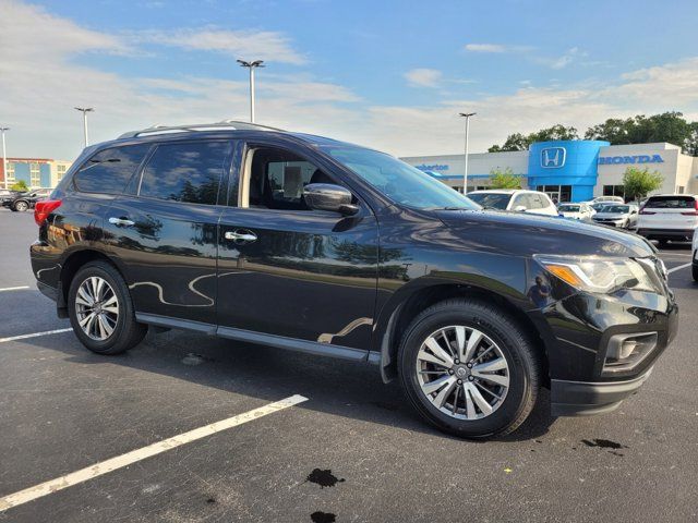 2020 Nissan Pathfinder S