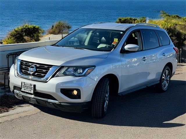 2020 Nissan Pathfinder SL