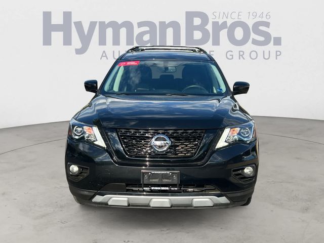 2020 Nissan Pathfinder SL