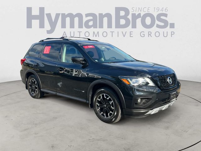 2020 Nissan Pathfinder SL
