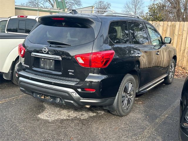 2020 Nissan Pathfinder SL