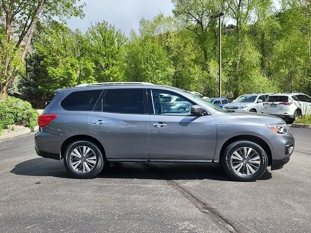 2020 Nissan Pathfinder SL