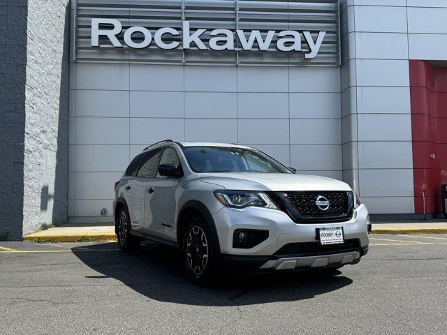 2020 Nissan Pathfinder SL