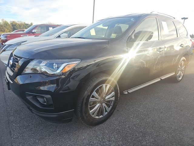 2020 Nissan Pathfinder SL